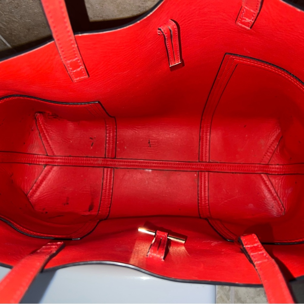 Tory Burch Block T Tote - Picture 10 of 15